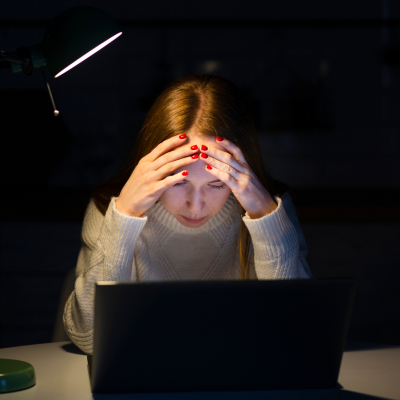 Dark Mode Design: Enhancing User Experience with Night-Friendly Interfaces